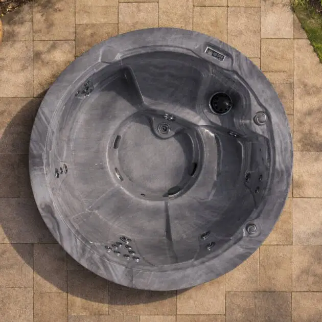 1000 Series Hot Tub – round 5-seat hot tub with 23 jets